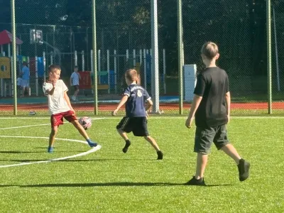 Fotorelacja z wydarzenia Wakacje na Sportowo w ramach zadania Aktywny Orlik (12)